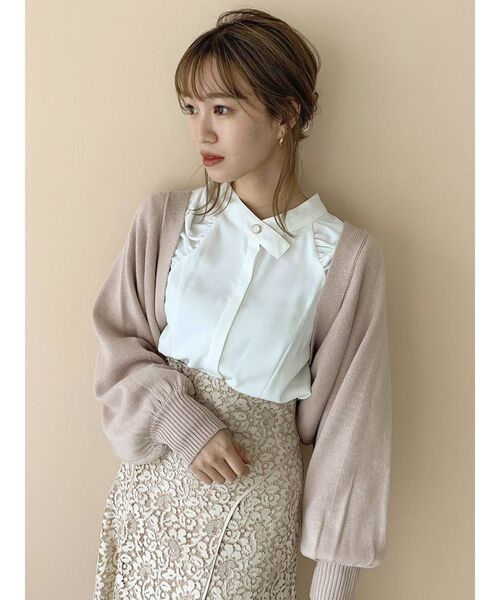 dazzlin(ダズリン)の「ギャザーショルダーブラウス(シャツ/ブラウス・レディース・オフホワイト/ピンク/ブルー・FREE)」の4枚目の写真