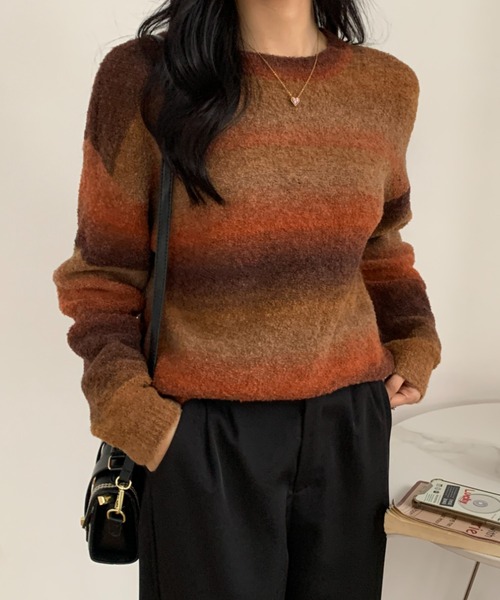 ECLIN(エクラン)の「グラデーションブークレニットプルオーバー(ニット/セーター・レディース・ブルー/ブラウン/パープル/ブラック・FREE)」の21枚目の写真