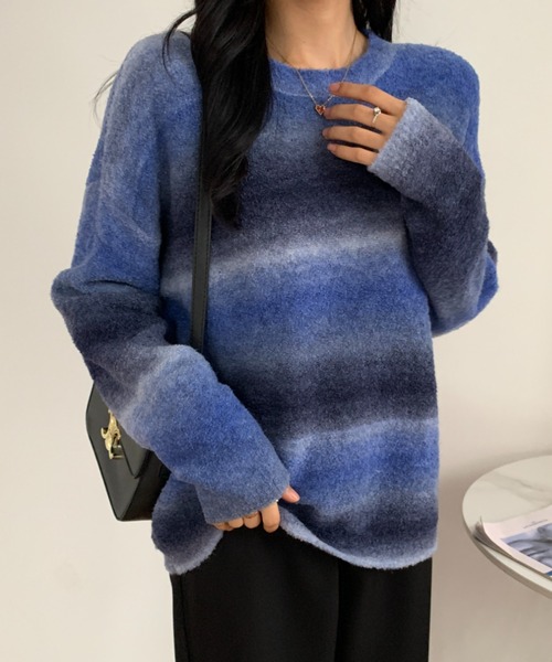 ECLIN(エクラン)の「グラデーションブークレニットプルオーバー(ニット/セーター・レディース・ブルー/ブラウン/パープル/ブラック・FREE)」の10枚目の写真