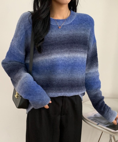 ECLIN(エクラン)の「グラデーションブークレニットプルオーバー(ニット/セーター・レディース・ブルー/ブラウン/パープル/ブラック・FREE)」の7枚目の写真
