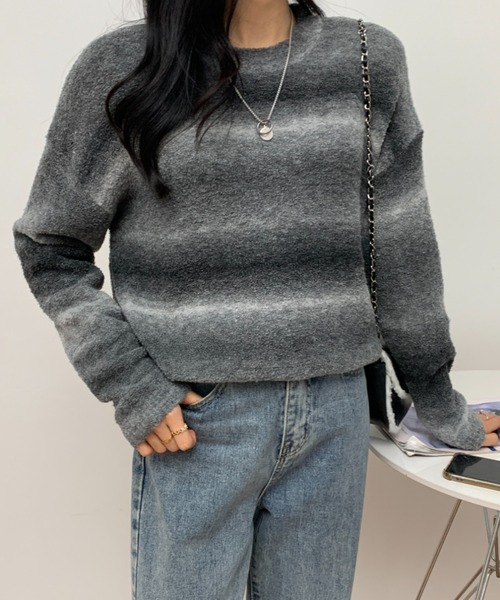 ECLIN(エクラン)の「グラデーションブークレニットプルオーバー(ニット/セーター・レディース・ブルー/ブラウン/パープル/ブラック・FREE)」の11枚目の写真