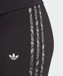 adidas（アディダス）の「アブストラクト アニマルプリント