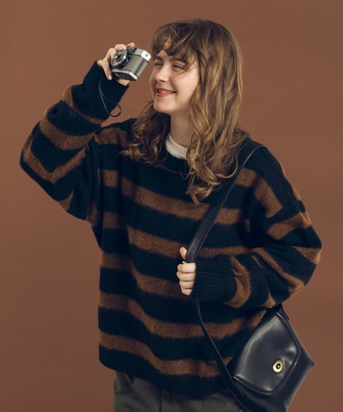 MUHET(ミュエータ)の「ウールMIXボーダーニット(ニット/セーター・レディース・ブラック/ネイビー・MEDIUM/X-LARGE)」の3枚目の写真