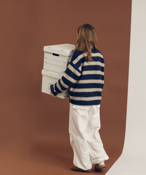 MUHET(ミュエータ)の「ウールMIXボーダーニット(ニット/セーター・レディース・ブラック/ネイビー・MEDIUM/X-LARGE)」の13枚目の写真