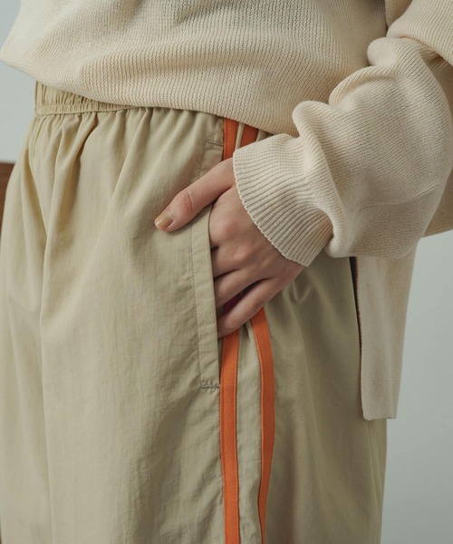 earthy(アーシー)の「【earthy_】ナイロンラインパンツ(その他パンツ・レディース・ブラック/ベージュ・SMALL/MEDIUM)」の17枚目の写真