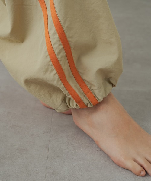 earthy(アーシー)の「【earthy_】ナイロンラインパンツ(その他パンツ・レディース・ブラック/ベージュ・SMALL/MEDIUM)」の18枚目の写真