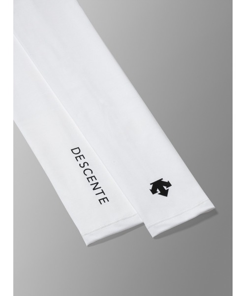 DESCENTE GOLF（デサントゴルフ）の「クーリングアームカバー UVケア  ゴルフウエア メンズ（アームカバー・メンズ・ホワイト/ブラック・F）」の6枚目の写真