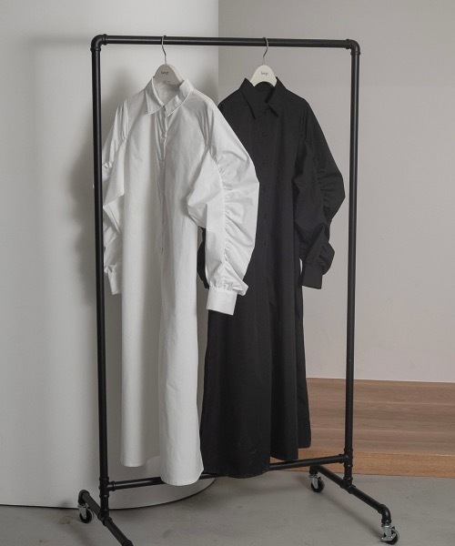 lawgy(ラウジー)の「gather sleeve shirt op(ワンピース・レディース・ホワイト/ブラック・FREE)」の11枚目の写真