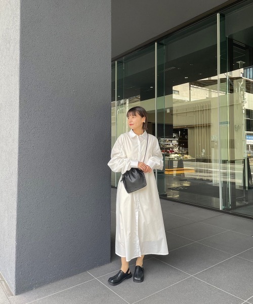 lawgy(ラウジー)の「gather sleeve shirt op(ワンピース・レディース・ホワイト/ブラック・FREE)」の7枚目の写真