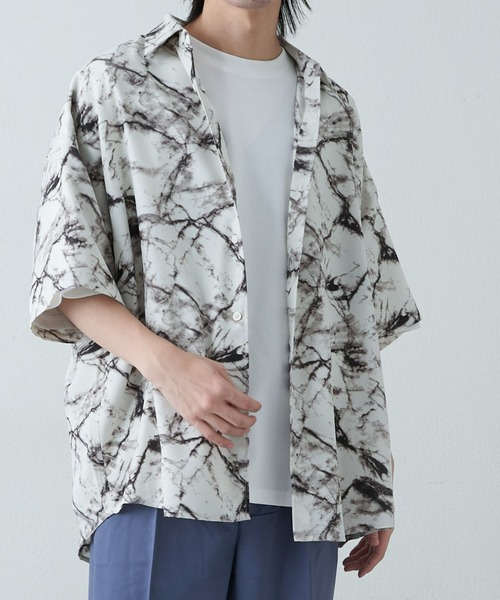 COLONY 2139（コロニートゥーワンスリーナイン）の「クラッキング柄