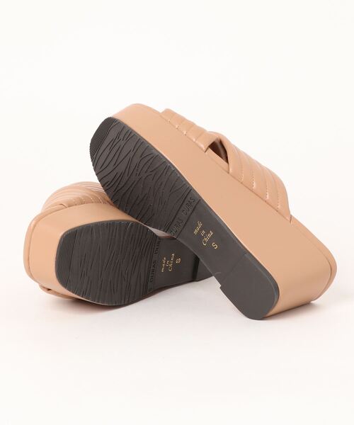 DURAS（デュラス）の「【DURAS】 厚底スクエアトゥサンダル（サンダル・レディース・ブラック/ホワイト/ベージュ/グリーン・S/M/L/LL）」の6枚目の写真