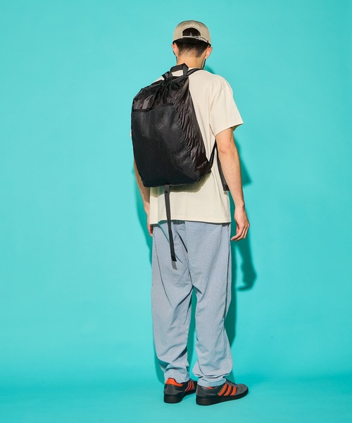 BURLAP OUTFITTER(バーラップアウトフィッター)の「FOLDING DAY PACK / フォルディング デイパック(バックパック/リュック・メンズ・ベージュ/ブラック・ONE SIZE)」の22枚目の写真