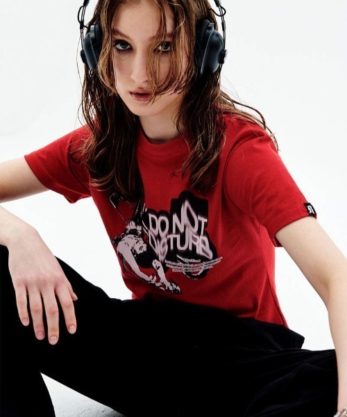 A'GEM9(エージェムナイン)の「A'GEM/9 × .kom『runningHIGH/ランニングハイ』DON'T DISTURB CROP TEE / ドント ディスターブクロップ 半袖カットソー(Tシャツ/カットソー・レディース・ホワイト/カーキ・FREE)」の13枚目の写真