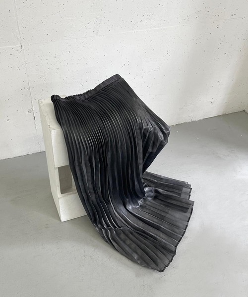 KBF（ケイビーエフ）の「グリッタープリーツスカート（スカート・レディース・ブラック/オフホワイト/グレー・ONE）」の21枚目の写真