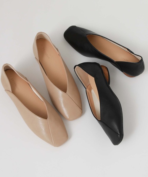 archives（アルシーヴ）の「アシメパンプス（パンプス・レディース・ブラック/グレイッシュベージュ・MEDIUM/LARGE）」の22枚目の写真