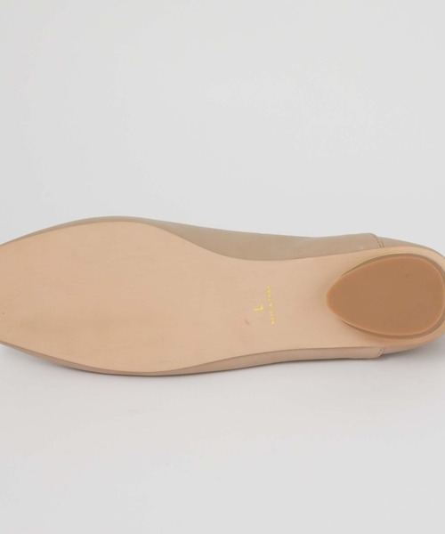 archives（アルシーヴ）の「アシメパンプス（パンプス・レディース・ブラック/グレイッシュベージュ・MEDIUM/LARGE）」の21枚目の写真