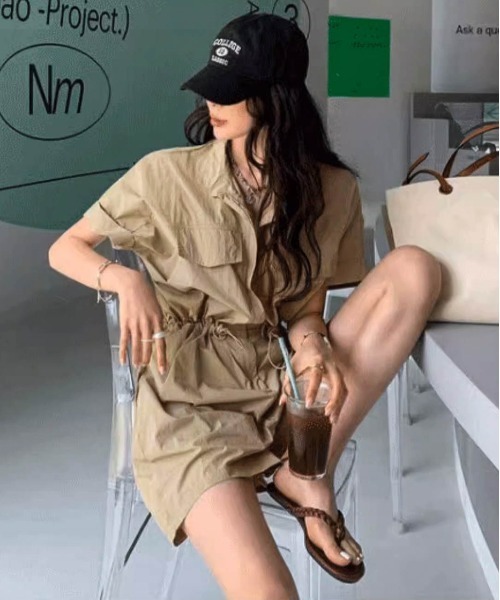 AMELY(エミリー)の「ドロストミニタリーオールインワン(つなぎ/オールインワン・レディース・ライトブラウン/カーキ/ブラック・M/L)」の9枚目の写真