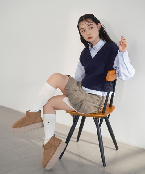 one after another NICE CLAUP（ワンアフターアナザーナイスクラップ）の「シャツ×ニットベストセット（ベスト・レディース・アイボリー/ネイビー/グレー・FREE）」の14枚目の写真