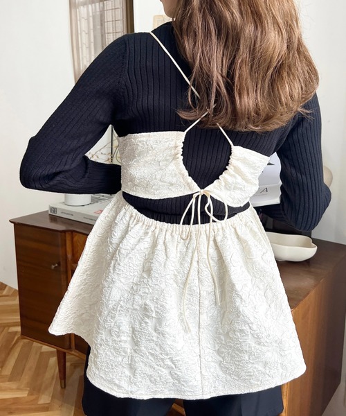 新品タグ付ꕥイウエンマトフ 完売 人気 シアージャガードキャミソール ビスチェ moment+（モーメントプラス）の「フラワージャガードキャミビスチェ