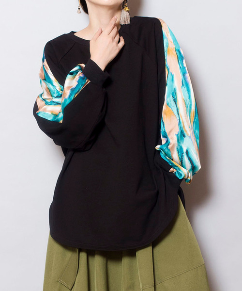 OSMOSIS（オズモーシス）の「【WEB限定アイテム】切替ｽﾘｰﾌﾞﾌﾟﾙｵｰﾊﾞｰ（Tシャツ/カットソー・レディース・ブラック/アイボリー・ONE SIZE）」の2枚目の写真