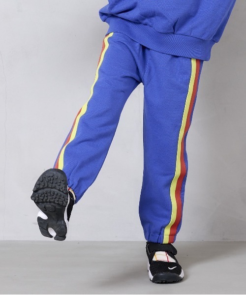 BIG FIELD（ビッグフィールド）の「カラーテープスウェットロングパンツ（80～150cm）（スウェットパンツ・キッズ・ブルー/オフホワイト/チャコール/ブラウン・120/130/150/80/90/110/95/100/140）」の6枚目の写真