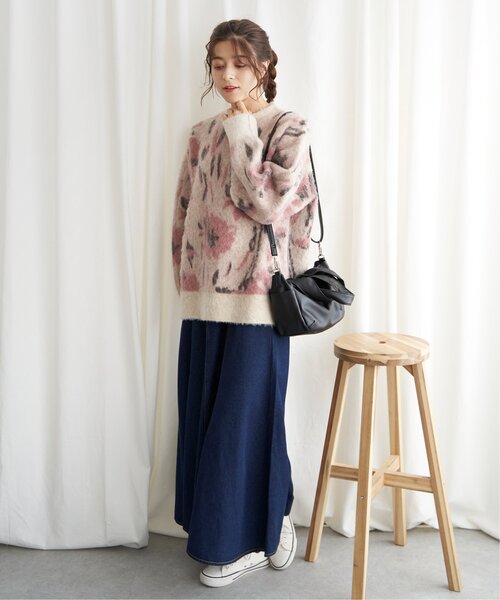 LBC（エルビーシー）の「フラワージャカードふんわりプルオーバー（ニット/セーター・レディース・ブルー/ベージュ・M）」の20枚目の写真