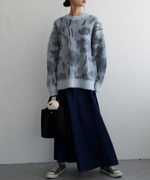 LBC（エルビーシー）の「フラワージャカードふんわりプルオーバー（ニット/セーター・レディース・ブルー/ベージュ・M）」の4枚目の写真