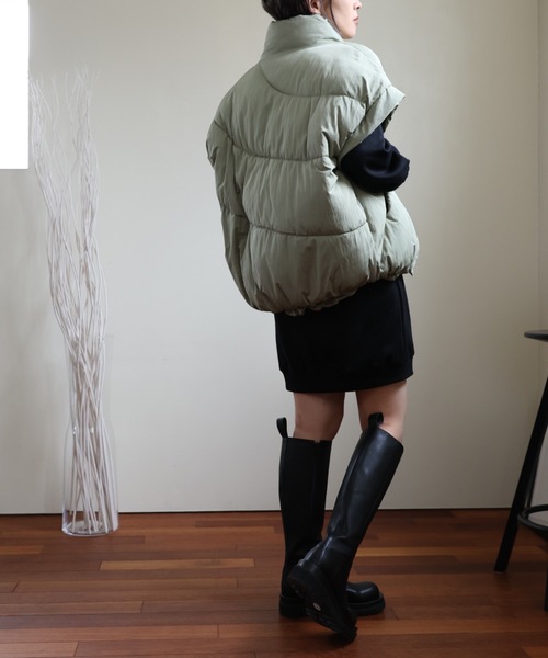 ULEULA（ウルア）の「オーバーショルダーエコダウンベスト（ダウンベスト・レディース・ブラック/カーキ/グレー・FREE）」の21枚目の写真