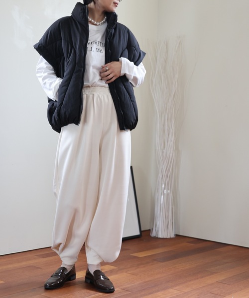 ULEULA（ウルア）の「オーバーショルダーエコダウンベスト（ダウンベスト・レディース・ブラック/カーキ/グレー・FREE）」の8枚目の写真