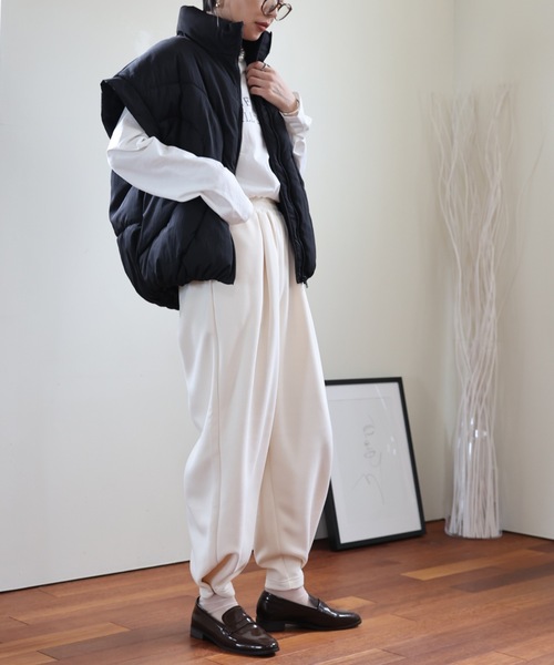 ULEULA（ウルア）の「オーバーショルダーエコダウンベスト（ダウンベスト・レディース・ブラック/カーキ/グレー・FREE）」の11枚目の写真