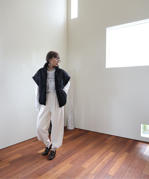 ULEULA（ウルア）の「オーバーショルダーエコダウンベスト（ダウンベスト・レディース・ブラック/カーキ/グレー・FREE）」の13枚目の写真