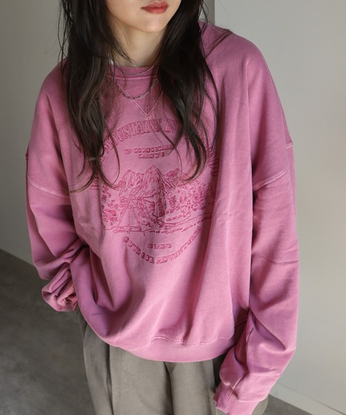 COURO（コウロ）の「ヴィンテージライク刺繍ピグメントスウェット（スウェット・レディース・ピンク/ブラック/ブルー/ネイビー/アイボリー/ブラック系1/ネイビー系3/ネイビー系1/ネイビー系2/ブラック系3/ピンク系/ネイビー系/ブラック系/ピンク系1/ブラック系2・L/M）」の13枚目の写真