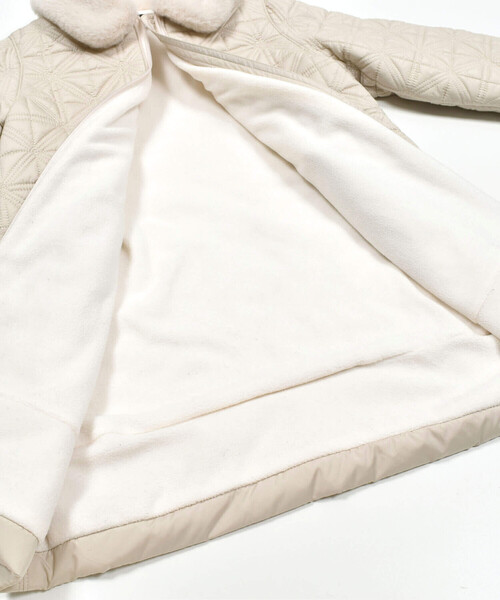 BeBe(ベベ)の「【撥水加工】キルティングタフタロングコート(100~150cm)(その他アウター・キッズ・ブラック/ベージュ・100cm/140cm/130cm/120cm/150cm/110cm)」の4枚目の写真