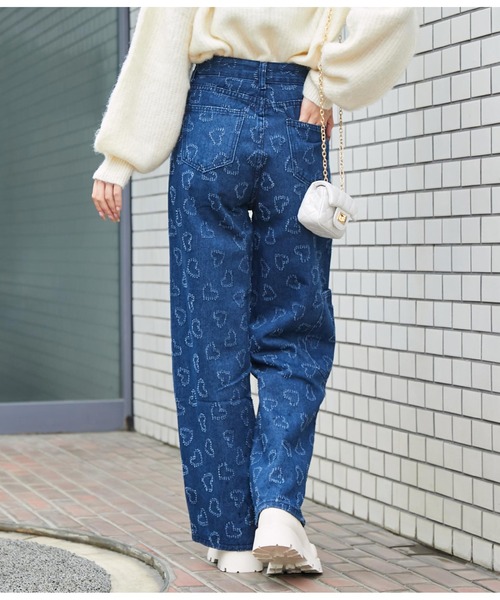 CHILLE（チル）の「ハート　デニムストレートパンツ（デニムパンツ・レディース・ブルー・M/S）」の4枚目の写真