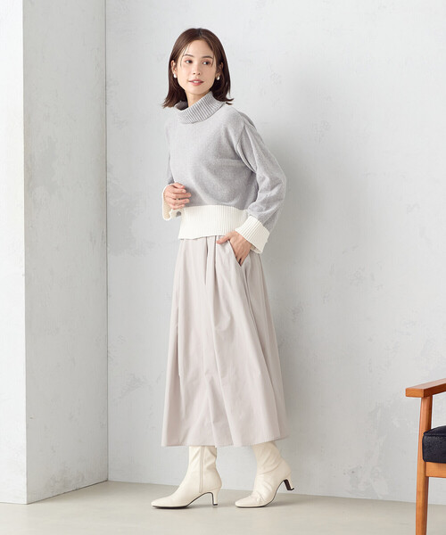 COMME CA ISM（コムサイズム）の「タックフレアー　タフタスカート（スカート・レディース・ネイビー/グレイッシュベージュ・MEDIUM/LARGE）」の4枚目の写真