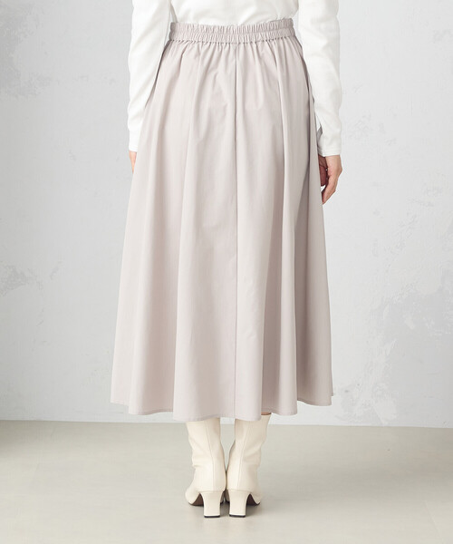 COMME CA ISM（コムサイズム）の「タックフレアー　タフタスカート（スカート・レディース・ネイビー/グレイッシュベージュ・MEDIUM/LARGE）」の9枚目の写真