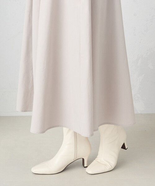 COMME CA ISM（コムサイズム）の「タックフレアー　タフタスカート（スカート・レディース・ネイビー/グレイッシュベージュ・MEDIUM/LARGE）」の13枚目の写真