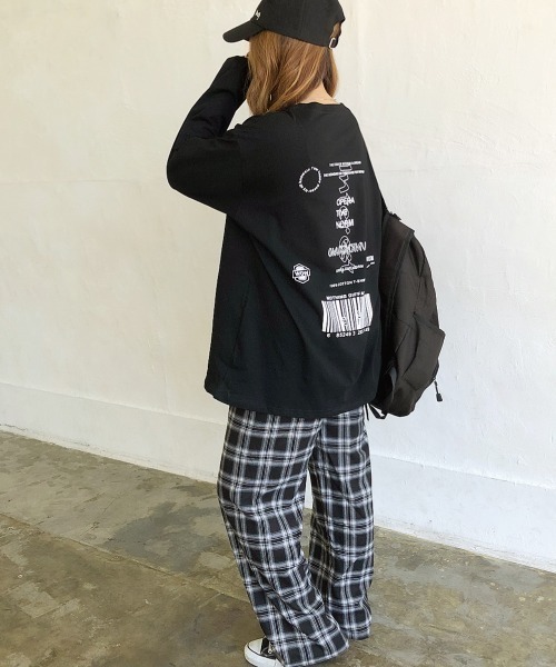 SHEENA(シーナ)の「バックプリントルーズロンT(Tシャツ/カットソー・レディース・ホワイト/グレイッシュベージュ/チャコールグレー/ブラック・M)」の8枚目の写真