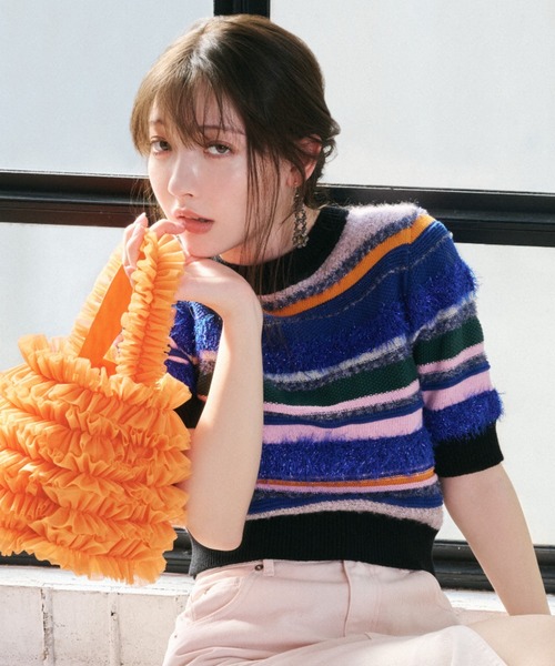 LILY BROWN（リリーブラウン）の「ランダムラメボーダーニット