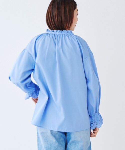 le.coeur blanc(ルクールブラン)の「カットワークフリルブラウス(シャツ/ブラウス・レディース・オフホワイト/ライトブルー/ブラック・38)」の10枚目の写真