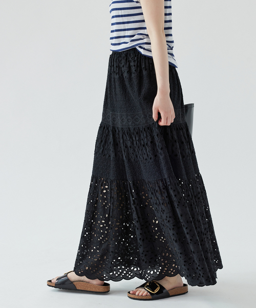 IENA(イエナ)の「《WEB限定/追加3》コットンレースティアードスカート(スカート・レディース・ホワイト/ブラック・36/38)」の22枚目の写真