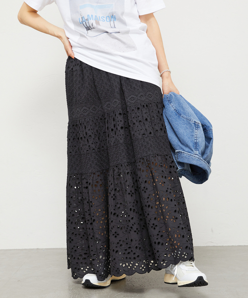 IENA(イエナ)の「《WEB限定/追加3》コットンレースティアードスカート(スカート・レディース・ホワイト/ブラック・36/38)」の17枚目の写真
