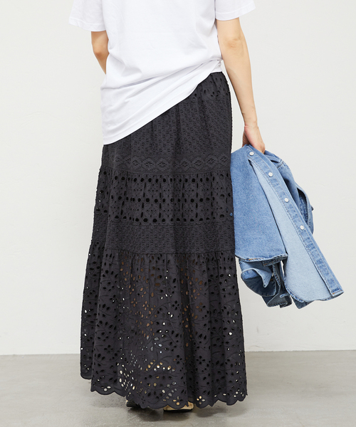 IENA(イエナ)の「《WEB限定/追加3》コットンレースティアードスカート(スカート・レディース・ホワイト/ブラック・36/38)」の15枚目の写真