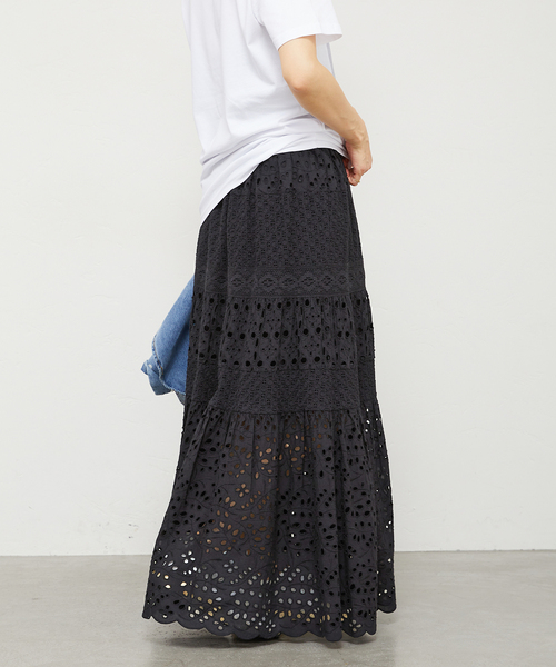 IENA(イエナ)の「《WEB限定/追加3》コットンレースティアードスカート(スカート・レディース・ホワイト/ブラック・36/38)」の14枚目の写真