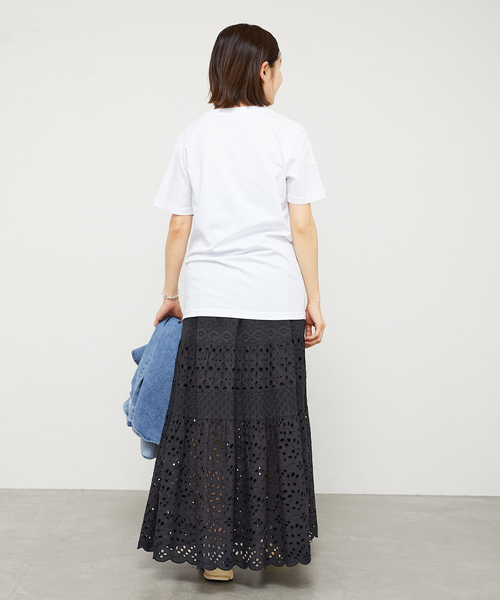 IENA(イエナ)の「《WEB限定/追加3》コットンレースティアードスカート(スカート・レディース・ホワイト/ブラック・36/38)」の11枚目の写真