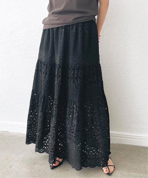 IENA(イエナ)の「《WEB限定/追加3》コットンレースティアードスカート(スカート・レディース・ホワイト/ブラック・36/38)」の10枚目の写真