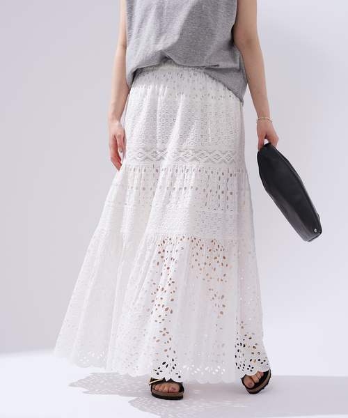 IENA(イエナ)の「《WEB限定/追加3》コットンレースティアードスカート(スカート・レディース・ホワイト/ブラック・36/38)」の4枚目の写真