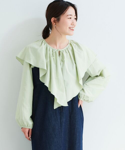 le.coeur blanc(ルクールブラン)の「ラッフルカラーリボンブラウス(シャツ/ブラウス・レディース・ネイビー/オフホワイト/サックスブルー/ライトグリーン・38)」の17枚目の写真