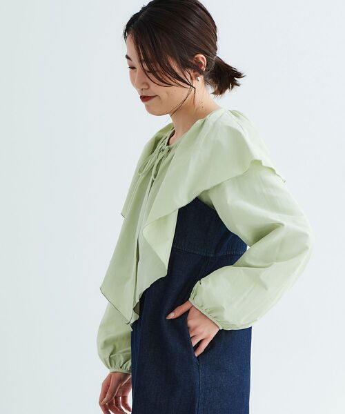 le.coeur blanc(ルクールブラン)の「ラッフルカラーリボンブラウス(シャツ/ブラウス・レディース・ネイビー/オフホワイト/サックスブルー/ライトグリーン・38)」の18枚目の写真