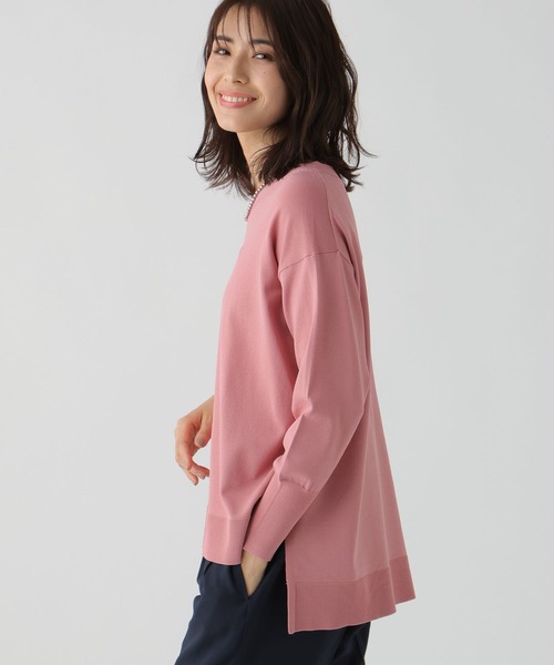 Elura(エルーラ)の「サラサラタッチVネックチュニック(ニット/セーター・レディース・ネイビー/ピンク系その他7/オフホワイト/ブルー系その他3・FREE)」の5枚目の写真